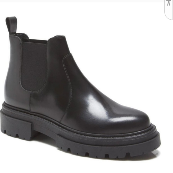 Free People Lola Leather Chunky Lug Sole Chelsea Boots Size 8.5 - Picture 1 of 13